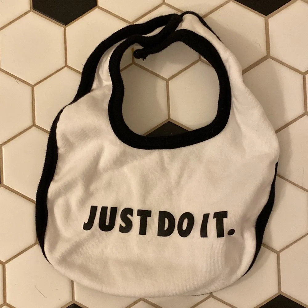 NIKE | SET OF 2 BIBS